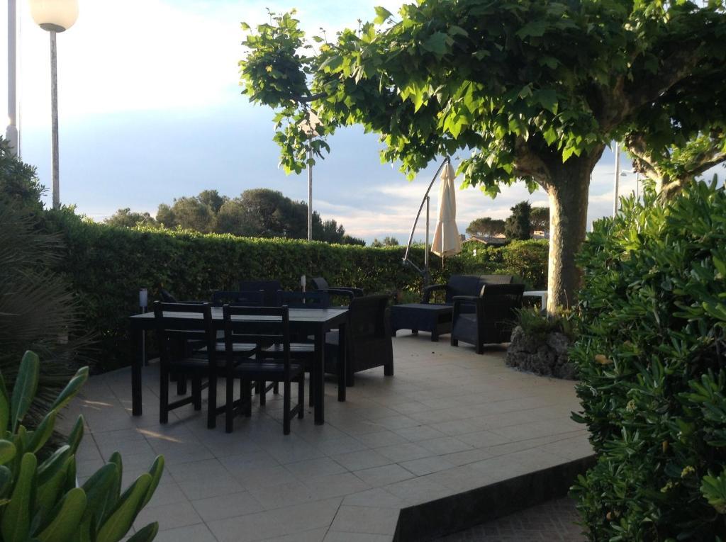 Hotel La Caravelle Фрежус Екстер'єр фото