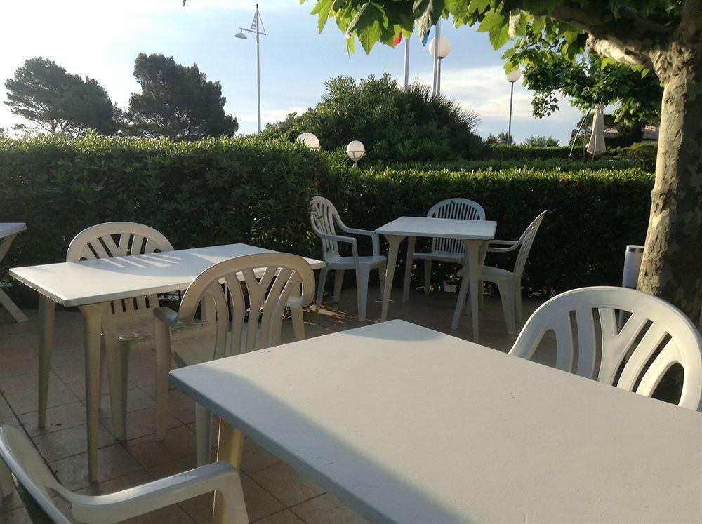 Hotel La Caravelle Фрежус Екстер'єр фото