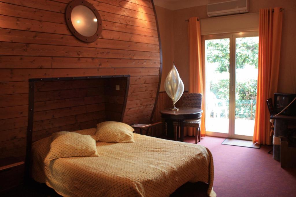 Hotel La Caravelle Фрежус Екстер'єр фото