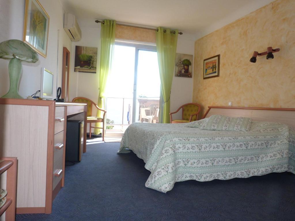 Hotel La Caravelle Фрежус Номер фото